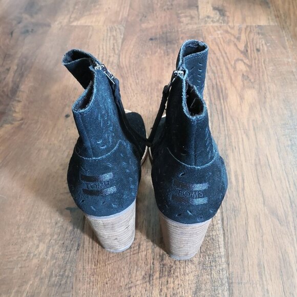 Toms Perforated Peep Toe Suede Bootie in Black Size 9M - Picture 4 of 8